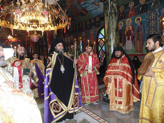 Με λαμπρότητα η εορτή του Αγίου Μηνά στην Αμφιάλη