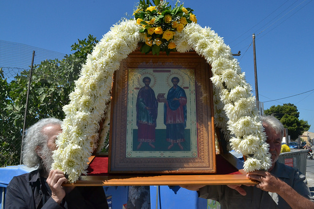 Ἅγιοι Ἀνάργυροι καὶ θαυματουργοί, ἐπισκέψασθε τὰς ἀσθενείας ἡμῶν