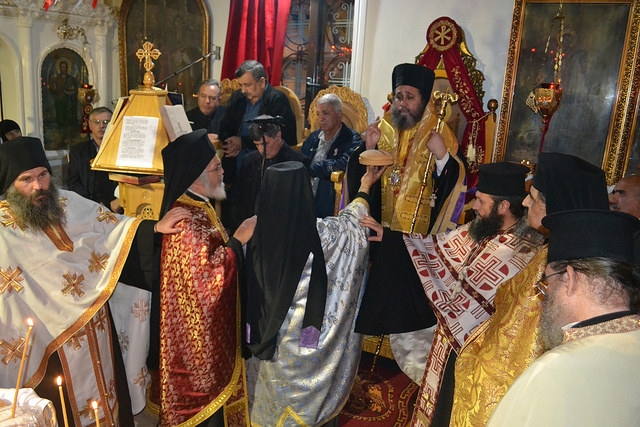 Πλήθος πιστών στην Ι.Μ. Αγίου Δημητρίου Αμφιάλης