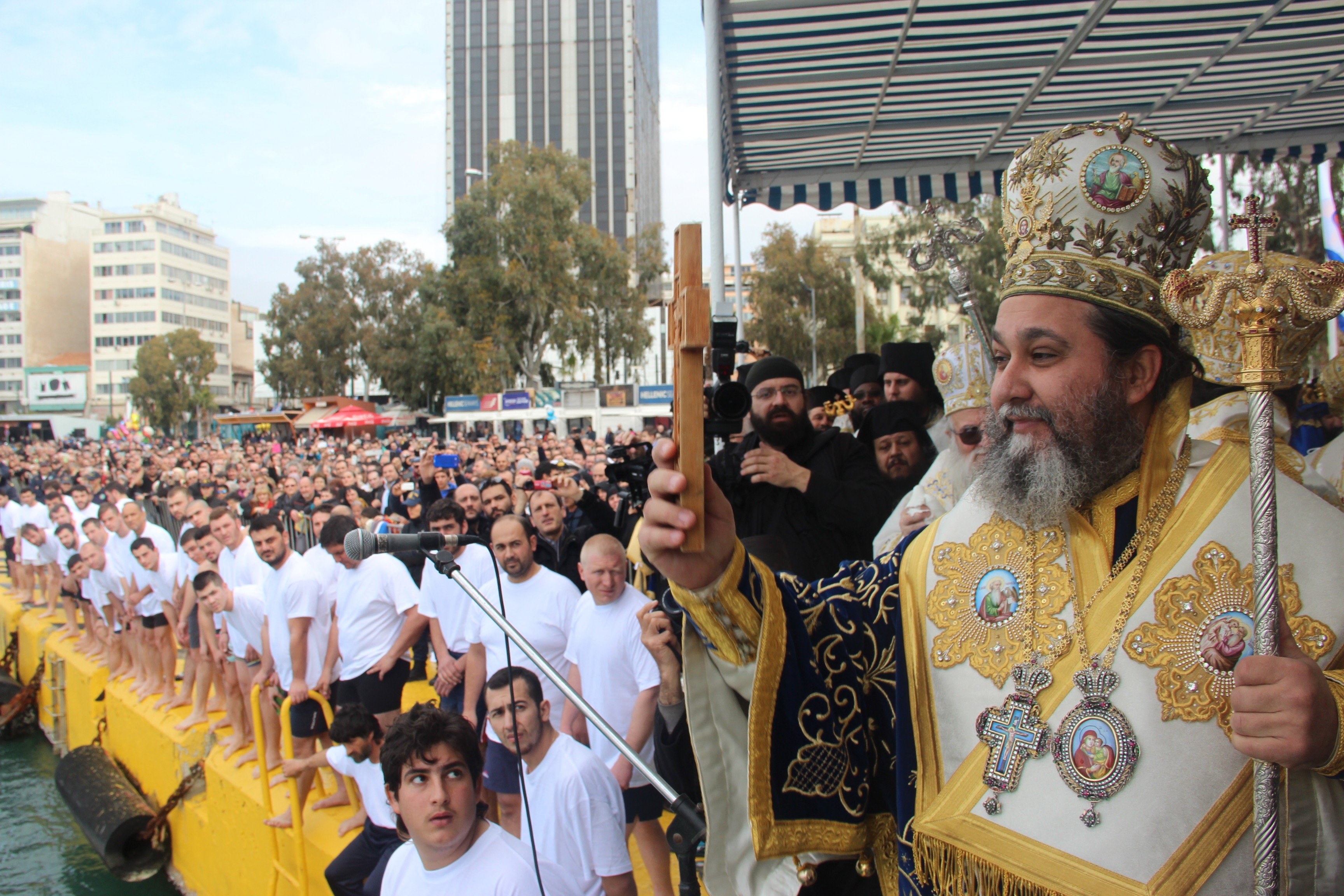 Με ομολογιακό παλμό η μεγαλοπρεπής Τελετή του Αγιασμού των Υδάτων