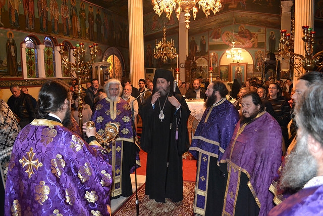 Ο Εσπερινός της Συγνώμης στον Καθεδρικό Ι.Ν. Πειραιώς