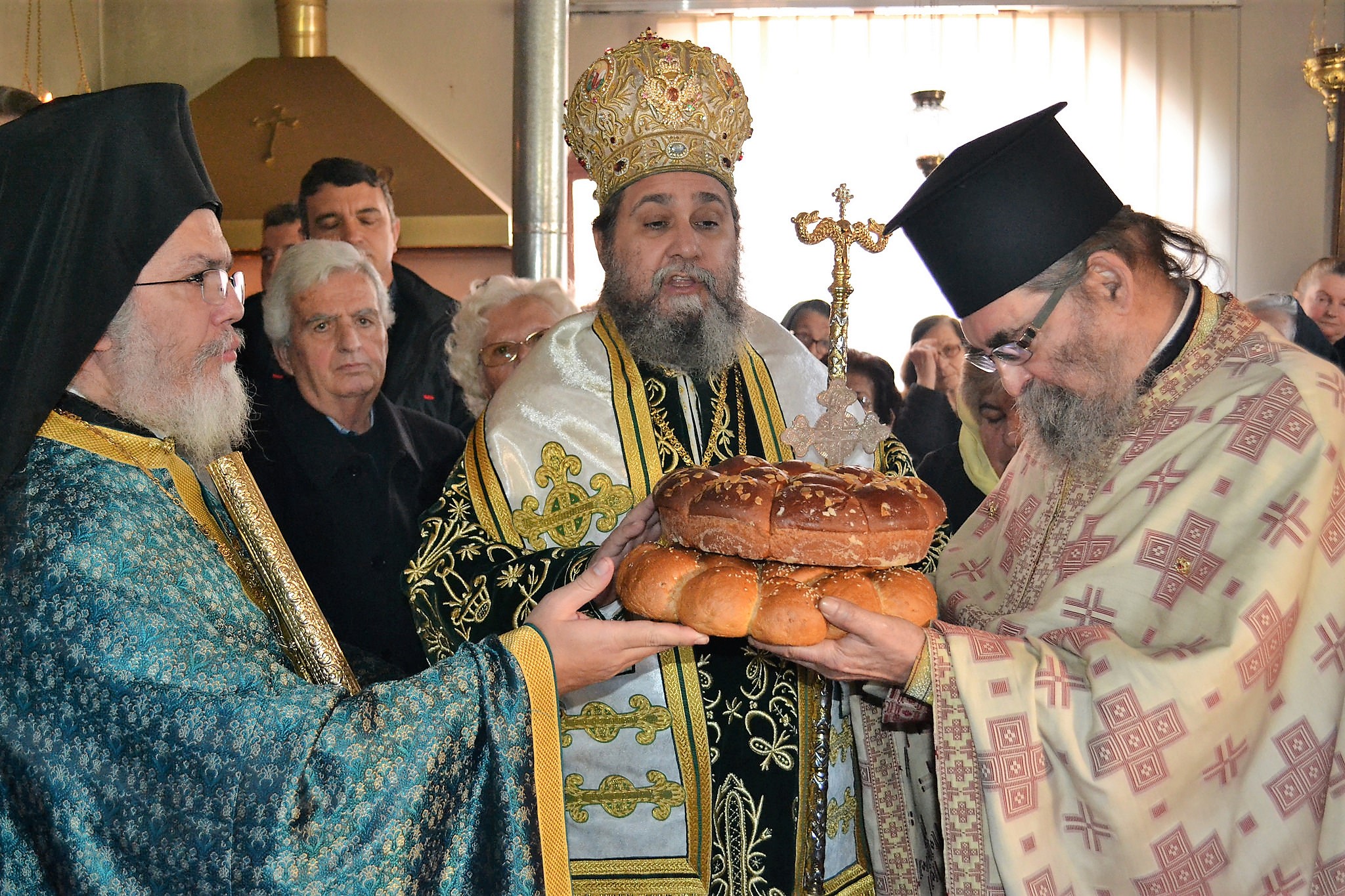 Η μνήμη του εν Αγίους Πατρός ημών Αντωνίου.