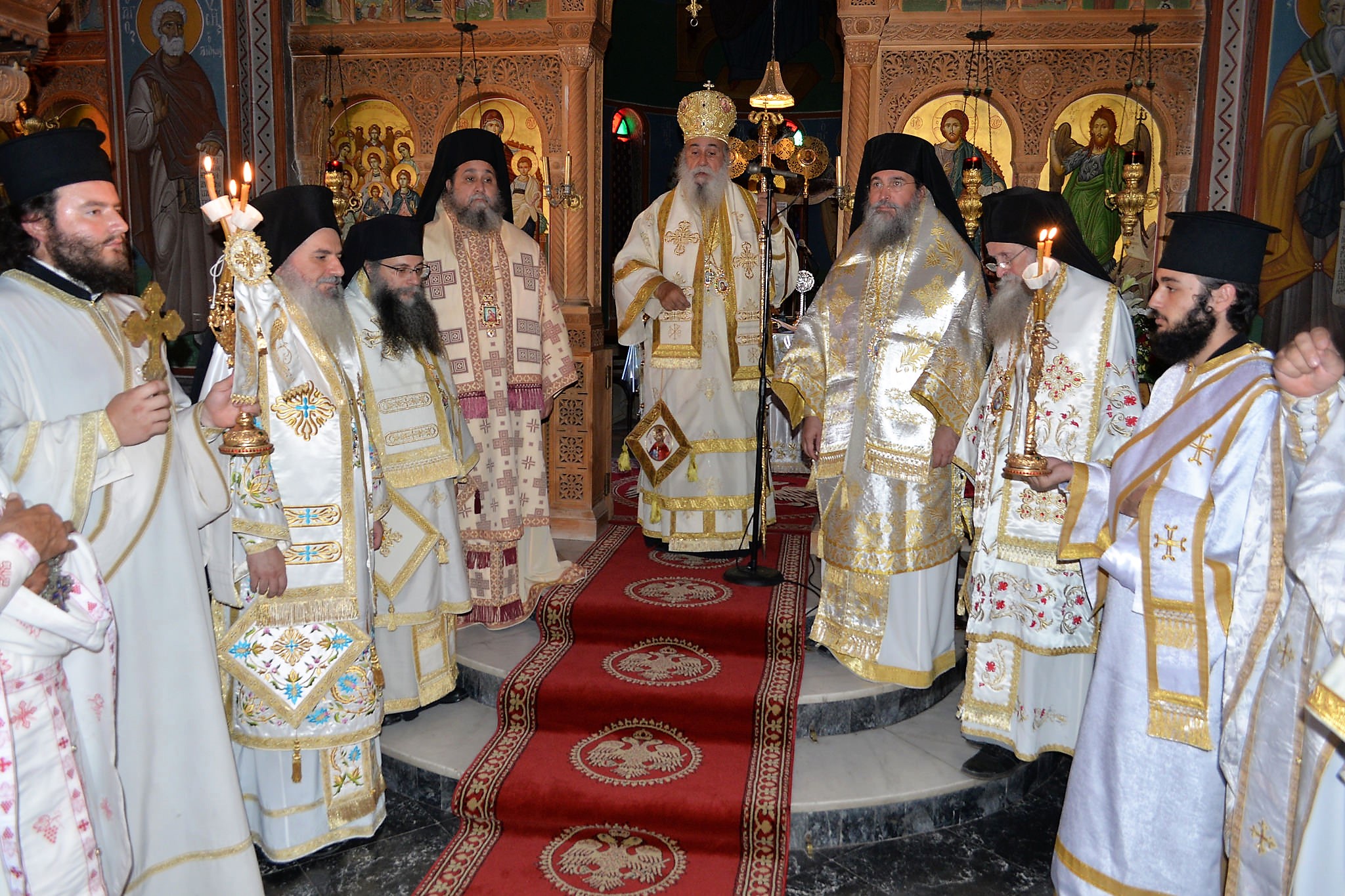 Καλλινίκου του Μακαριωτάτου Αρχιεπισκόπου Αθηνών & πάσης Ελλάδος πολλά τα έτη.