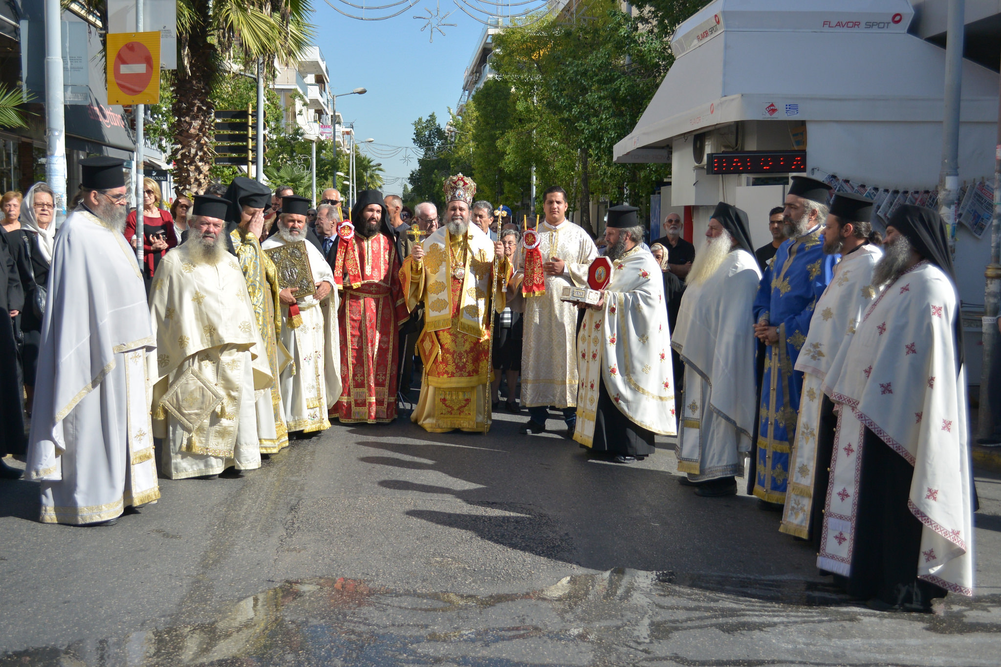 Στην πανηγυρίζουσα Ιερά Μονή Αγίου Αρτεμίου