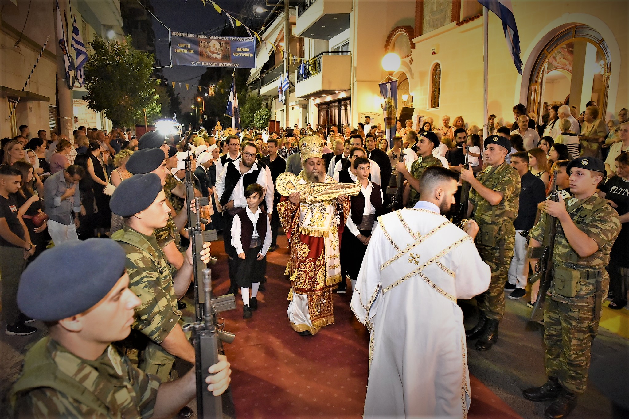 Ο Πειραιάς εορτάζει την Κοίμηση Της Θεοτόκου.