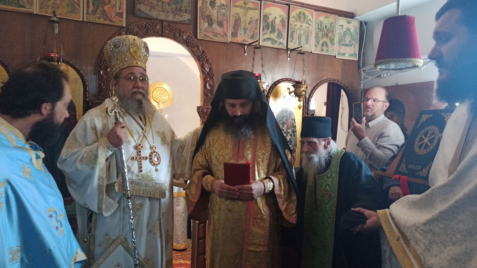 Εἰς διάκονον χειροτονία.