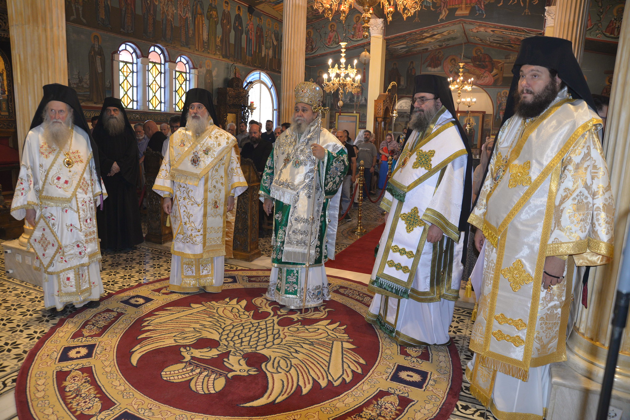 Γεροντίου του Σεβασμιωτάτου και Θεοπροβλήτου Μητροπολίτου πολλά τα Έτη!